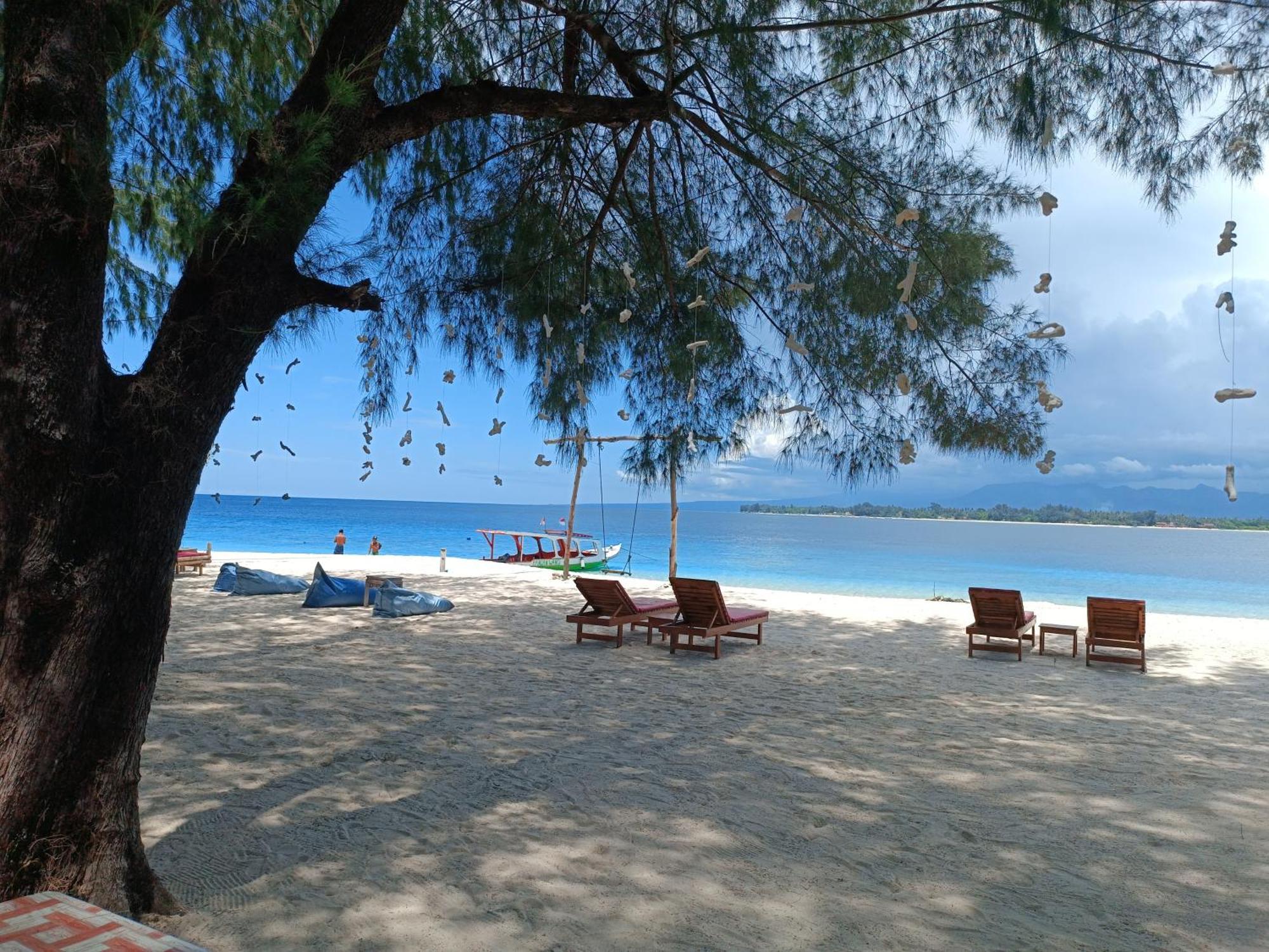 Kampung Meno Bungalows Gili Meno Exterior photo